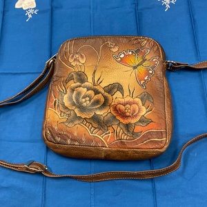 Brown ladies flower shoulder bag